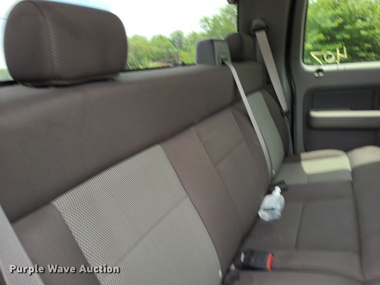 image for item DN8527 2005 Ford F150 XL  SuperCrew pickup truck