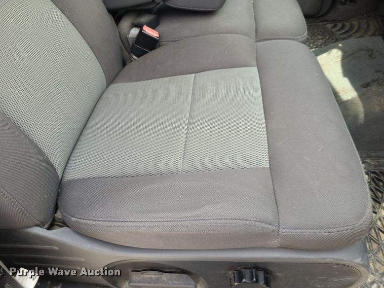 image for item DN8527 2005 Ford F150 XL  SuperCrew pickup truck