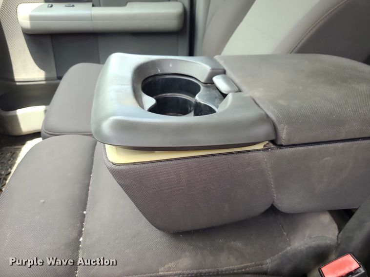 image for item DN8527 2005 Ford F150 XL  SuperCrew pickup truck