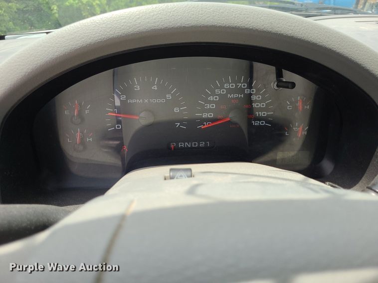 image for item DN8527 2005 Ford F150 XL  SuperCrew pickup truck