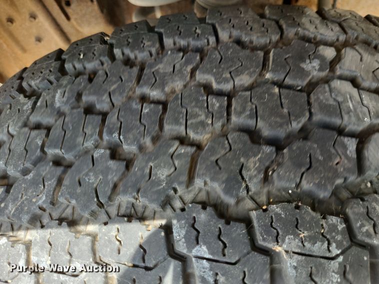 image for item DN8527 2005 Ford F150 XL  SuperCrew pickup truck