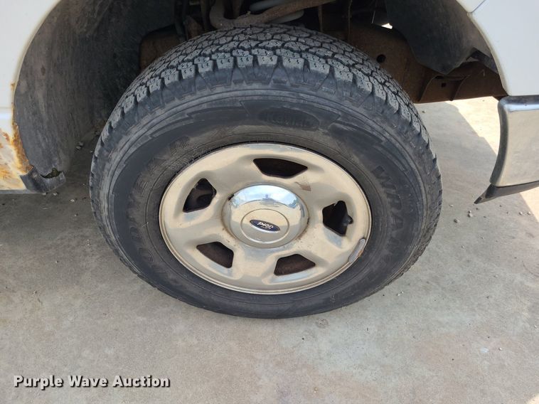 image for item DN8527 2005 Ford F150 XL  SuperCrew pickup truck