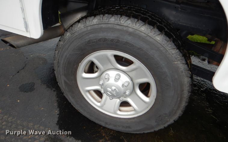 image for item DN8555 2018 Dodge Ram 2500 HD  Crew Cab utility bed pickup truck