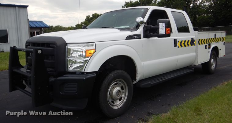 image for item DN8592 2016 Ford F250 Super Duty XL  Crew Cab utility bed pickup truck