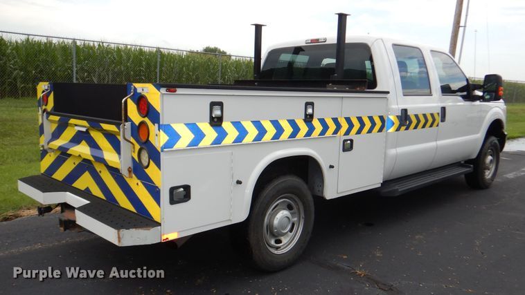 image for item DN8592 2016 Ford F250 Super Duty XL  Crew Cab utility bed pickup truck