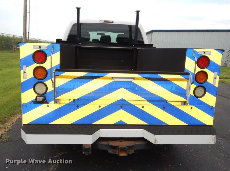 image for item DN8592 2016 Ford F250 Super Duty XL  Crew Cab utility bed pickup truck