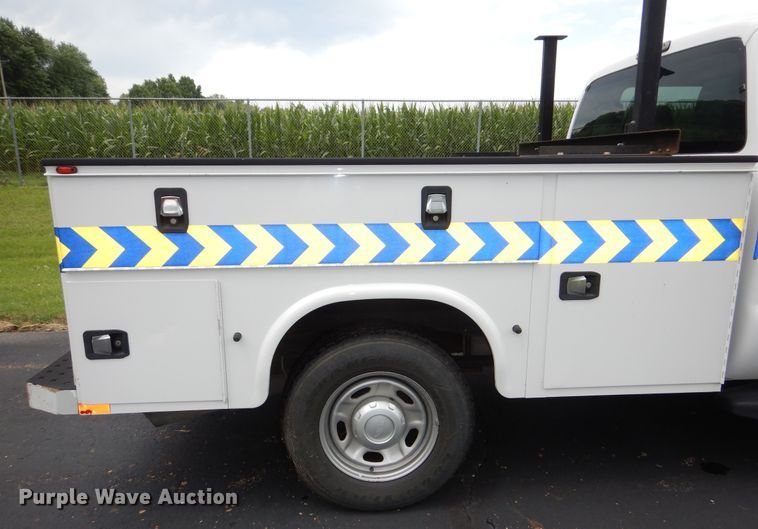 image for item DN8592 2016 Ford F250 Super Duty XL  Crew Cab utility bed pickup truck