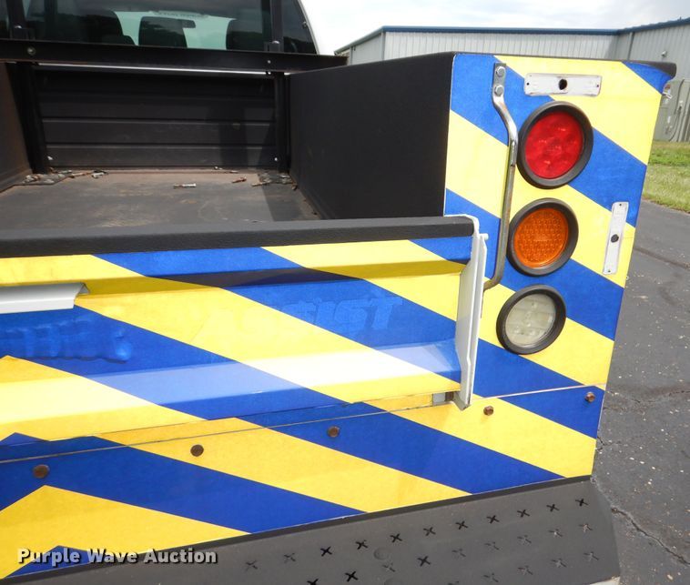 image for item DN8592 2016 Ford F250 Super Duty XL  Crew Cab utility bed pickup truck