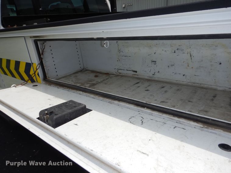 image for item DN8592 2016 Ford F250 Super Duty XL  Crew Cab utility bed pickup truck