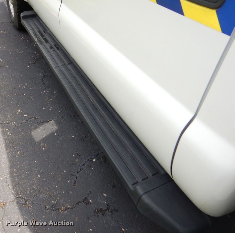 image for item DN8592 2016 Ford F250 Super Duty XL  Crew Cab utility bed pickup truck