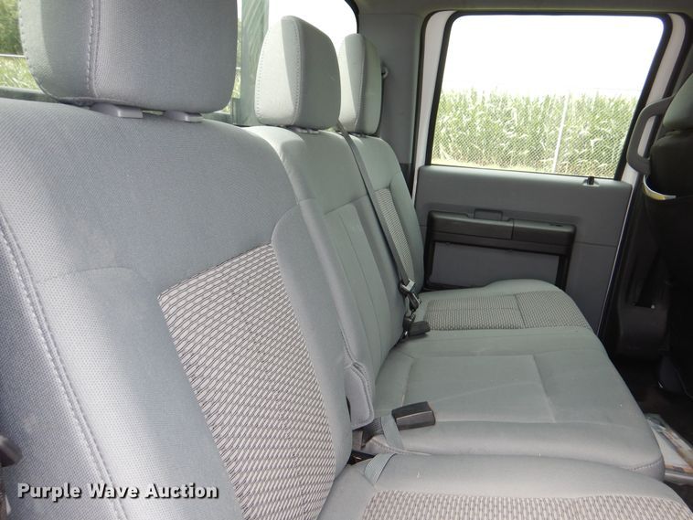 image for item DN8592 2016 Ford F250 Super Duty XL  Crew Cab utility bed pickup truck