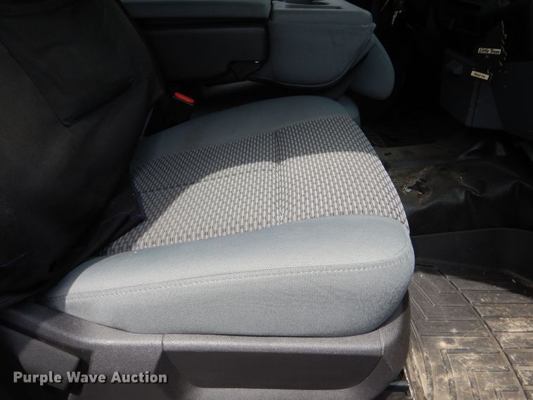 image for item DN8592 2016 Ford F250 Super Duty XL  Crew Cab utility bed pickup truck