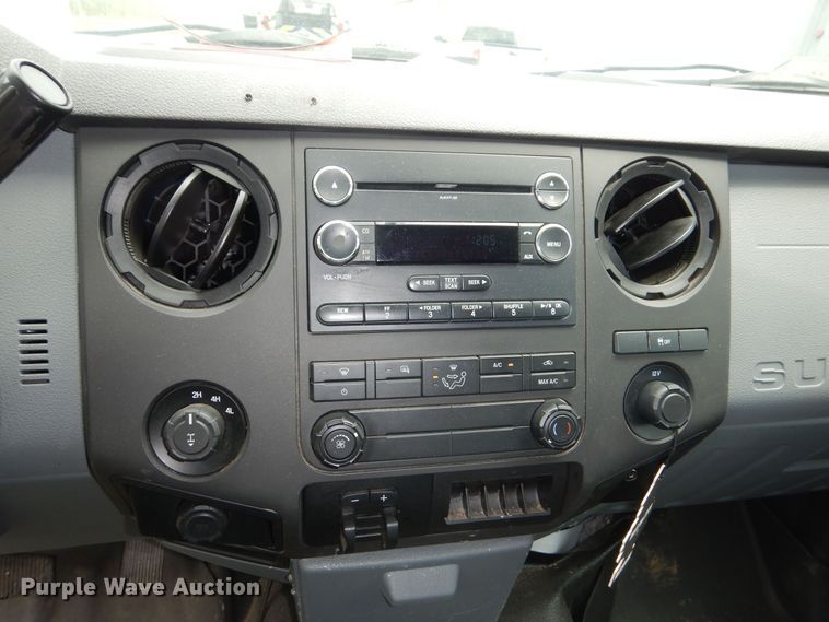 image for item DN8592 2016 Ford F250 Super Duty XL  Crew Cab utility bed pickup truck