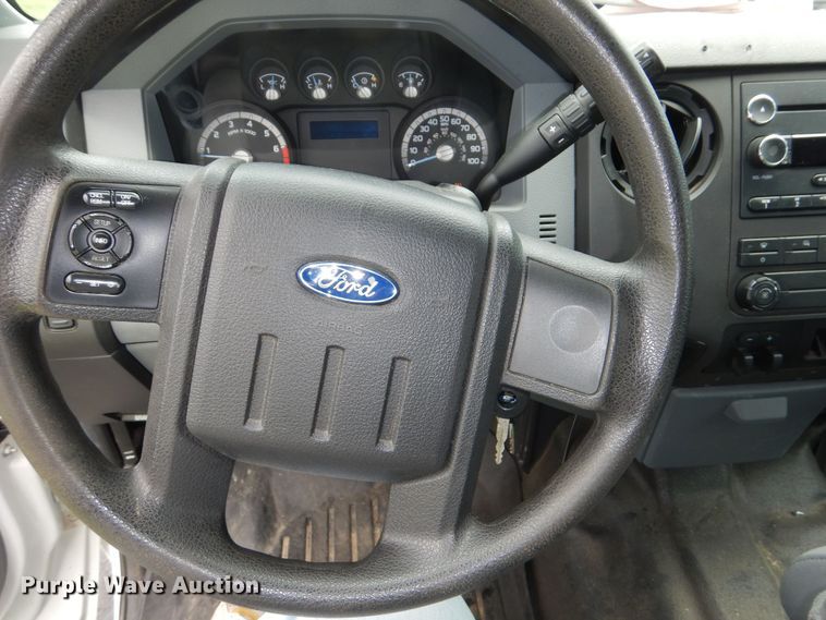 image for item DN8592 2016 Ford F250 Super Duty XL  Crew Cab utility bed pickup truck