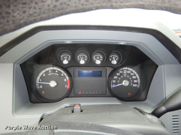 image for item DN8592 2016 Ford F250 Super Duty XL  Crew Cab utility bed pickup truck