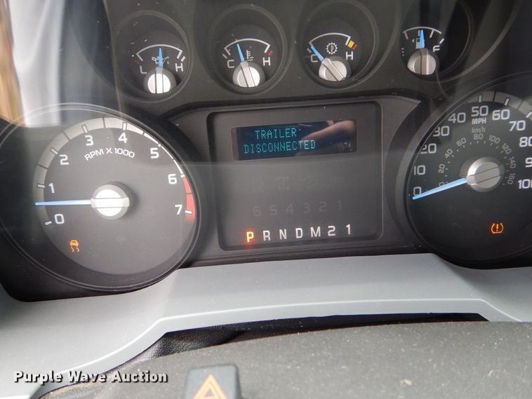 image for item DN8592 2016 Ford F250 Super Duty XL  Crew Cab utility bed pickup truck