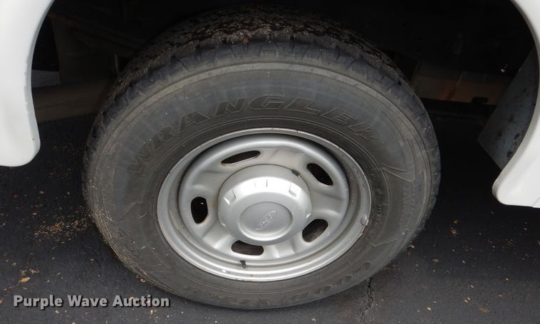 image for item DN8592 2016 Ford F250 Super Duty XL  Crew Cab utility bed pickup truck