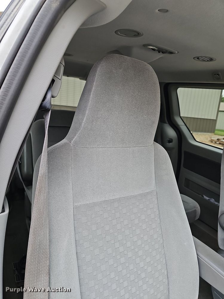 image for item DN8608 2007 Ford Freestar SE  van