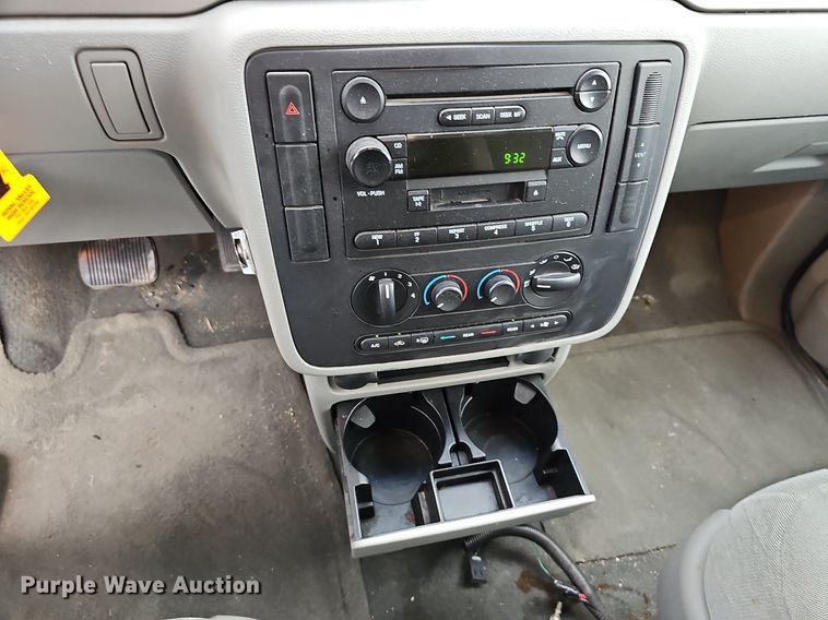 image for item DN8608 2007 Ford Freestar SE  van