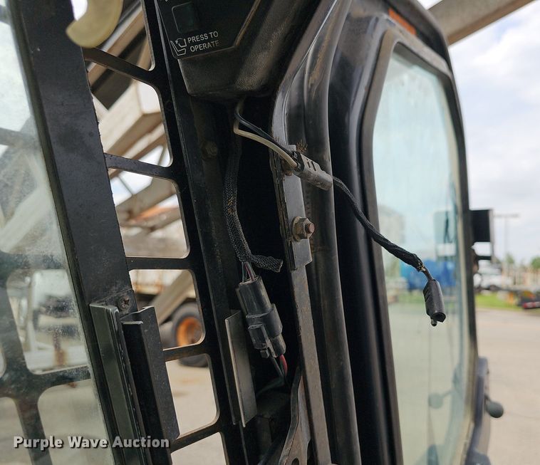 image for item DN8645 1999 Bobcat 873  skid steer loader