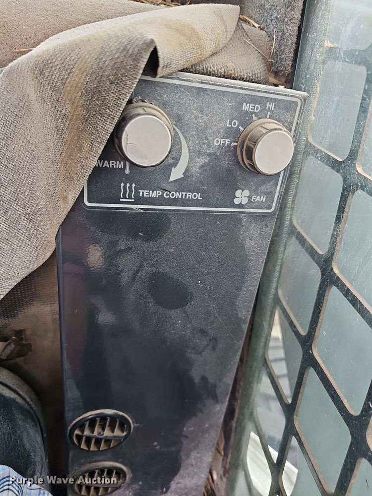 image for item DN8645 1999 Bobcat 873  skid steer loader