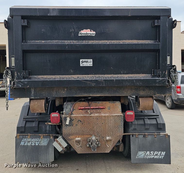 image for item DO2883 2013 International Work Star 7600  hook lift truck