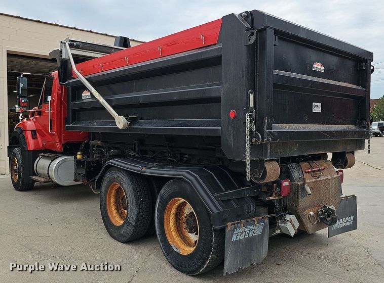 image for item DO2883 2013 International Work Star 7600  hook lift truck