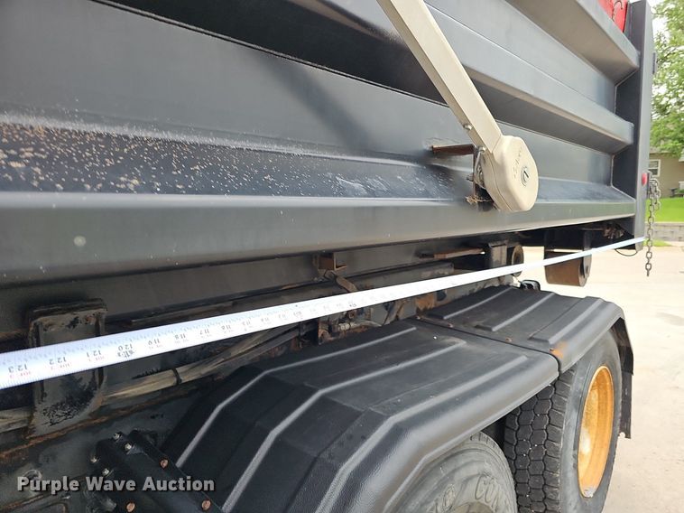 image for item DO2883 2013 International Work Star 7600  hook lift truck