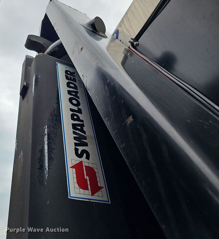 image for item DO2883 2013 International Work Star 7600  hook lift truck