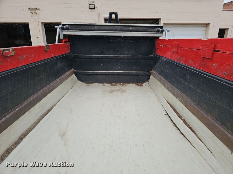 image for item DO2883 2013 International Work Star 7600  hook lift truck