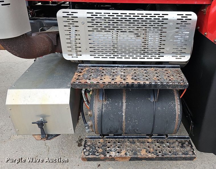 image for item DO2883 2013 International Work Star 7600  hook lift truck