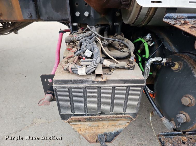 image for item DO2883 2013 International Work Star 7600  hook lift truck