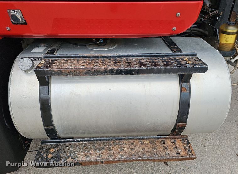 image for item DO2883 2013 International Work Star 7600  hook lift truck