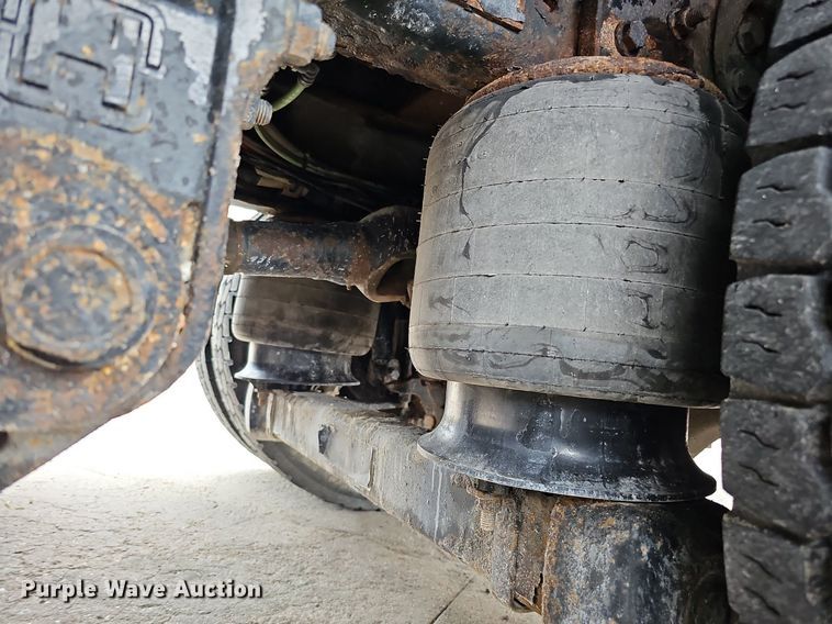 image for item DO2883 2013 International Work Star 7600  hook lift truck