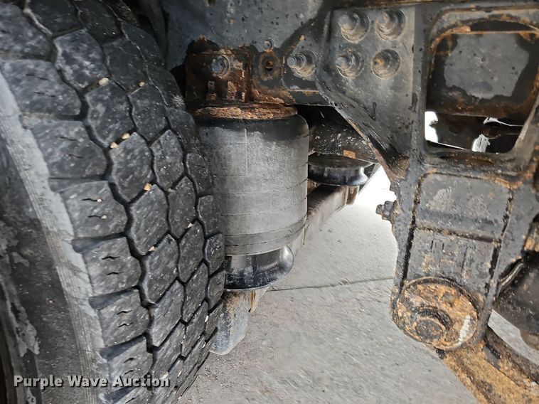 image for item DO2883 2013 International Work Star 7600  hook lift truck