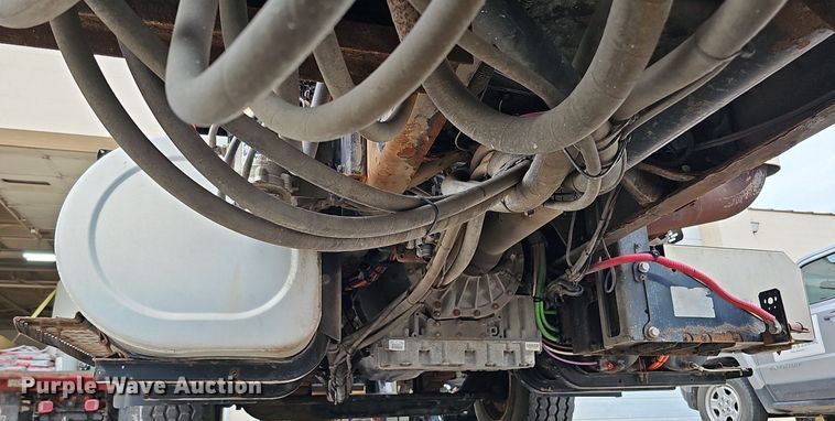 image for item DO2883 2013 International Work Star 7600  hook lift truck