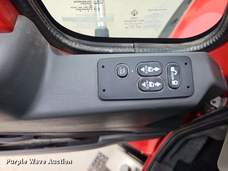 image for item DO2883 2013 International Work Star 7600  hook lift truck