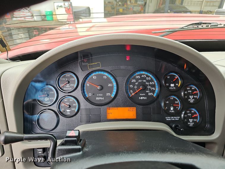 image for item DO2883 2013 International Work Star 7600  hook lift truck