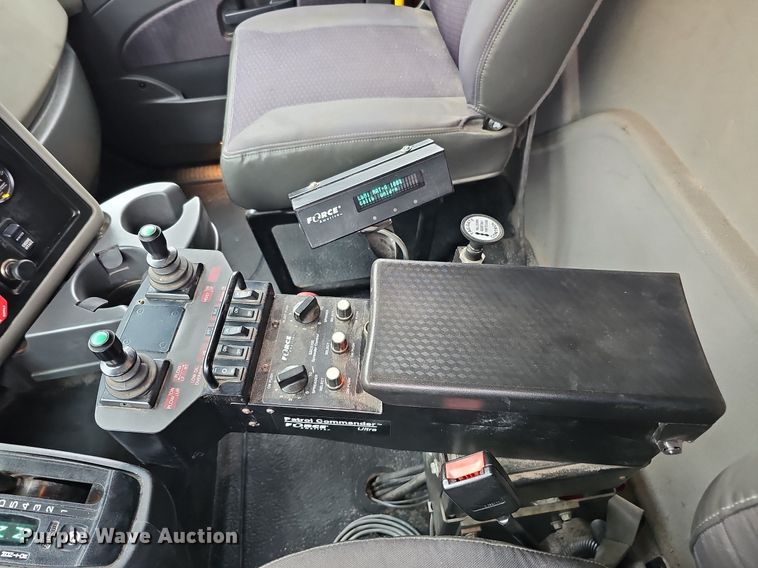 image for item DO2883 2013 International Work Star 7600  hook lift truck