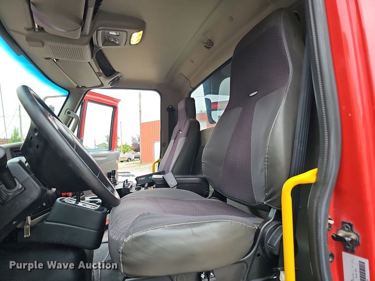 image for item DO2883 2013 International Work Star 7600  hook lift truck