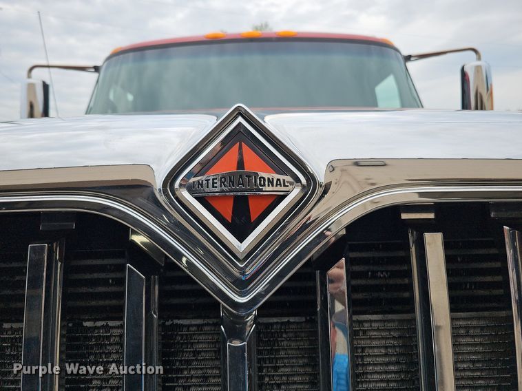 image for item DO2883 2013 International Work Star 7600  hook lift truck