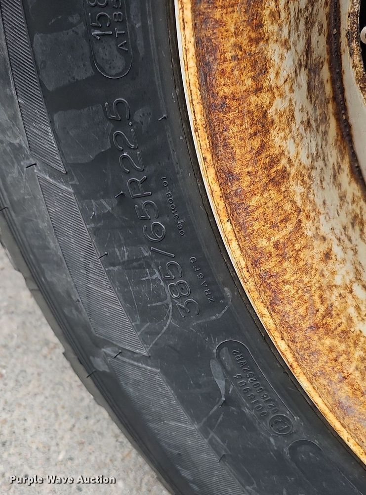 image for item DO2883 2013 International Work Star 7600  hook lift truck