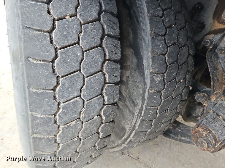 image for item DO2883 2013 International Work Star 7600  hook lift truck