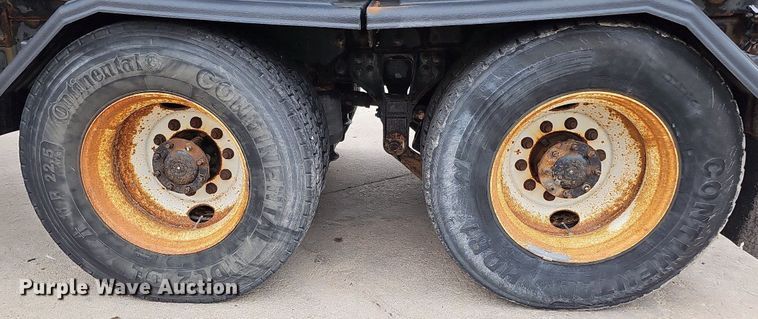 image for item DO2883 2013 International Work Star 7600  hook lift truck