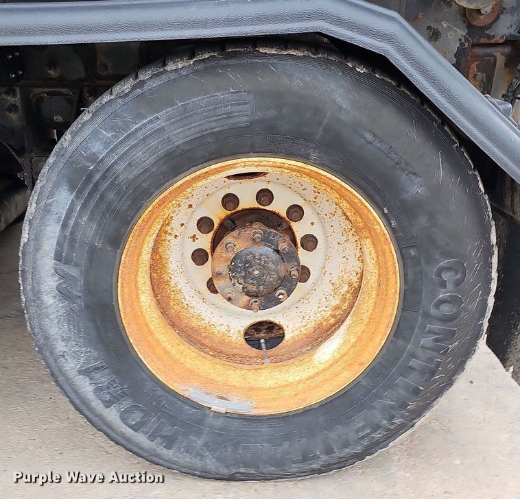 image for item DO2883 2013 International Work Star 7600  hook lift truck