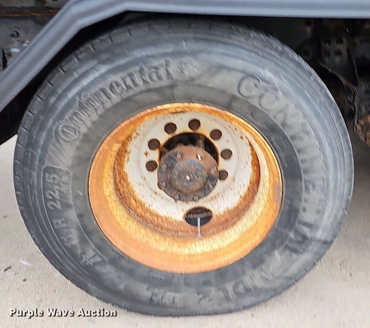 image for item DO2883 2013 International Work Star 7600  hook lift truck