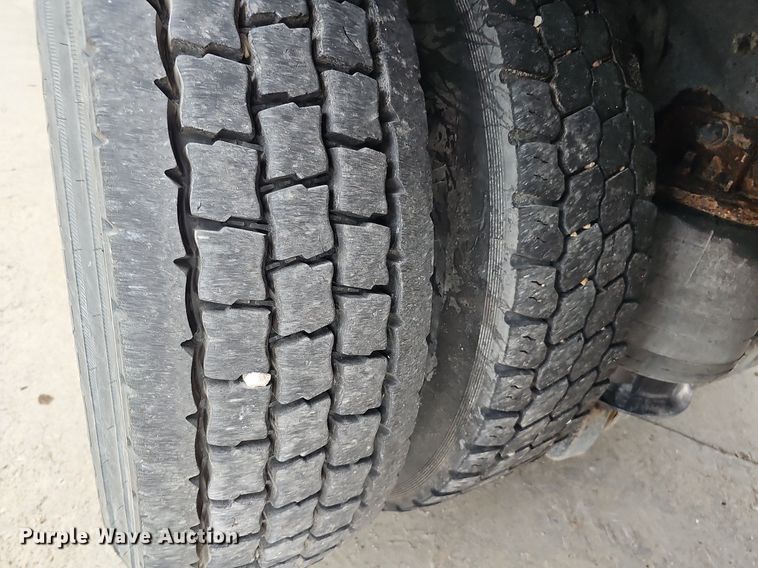 image for item DO2883 2013 International Work Star 7600  hook lift truck