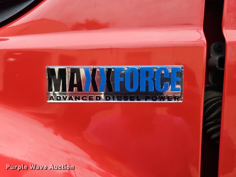 image for item DO2883 2013 International Work Star 7600  hook lift truck