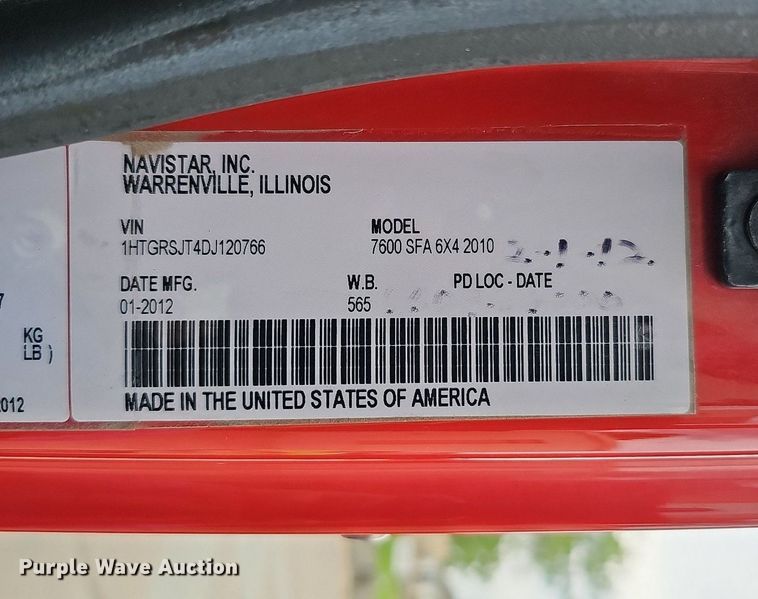 image for item DO2883 2013 International Work Star 7600  hook lift truck