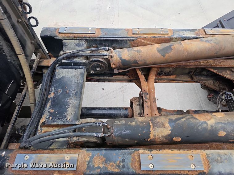 image for item DO2883 2013 International Work Star 7600  hook lift truck